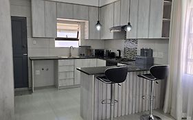 Executive 2-Bedroom Serenity Apartment In Wendywood Sandton With Its Own Entrance